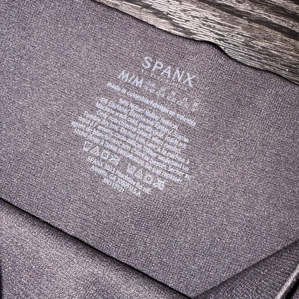 SPANX Look At Me Now Seamless Side Gold Zip Leggings Black - Picture 5 of 5